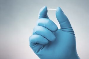 Implante contraceptivo gratuito chega ainda este ano no SUS para 500 mil mulheres — Foto: Adobe Stock